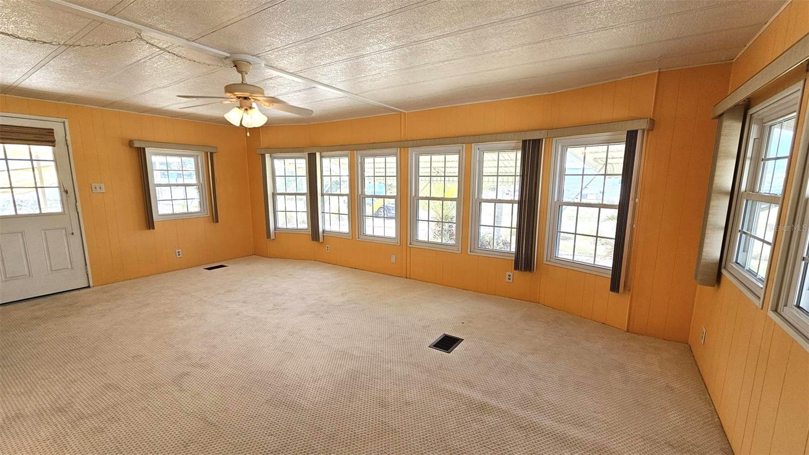 HOL MOB ESTATES 2ND ADD - Residential Lease