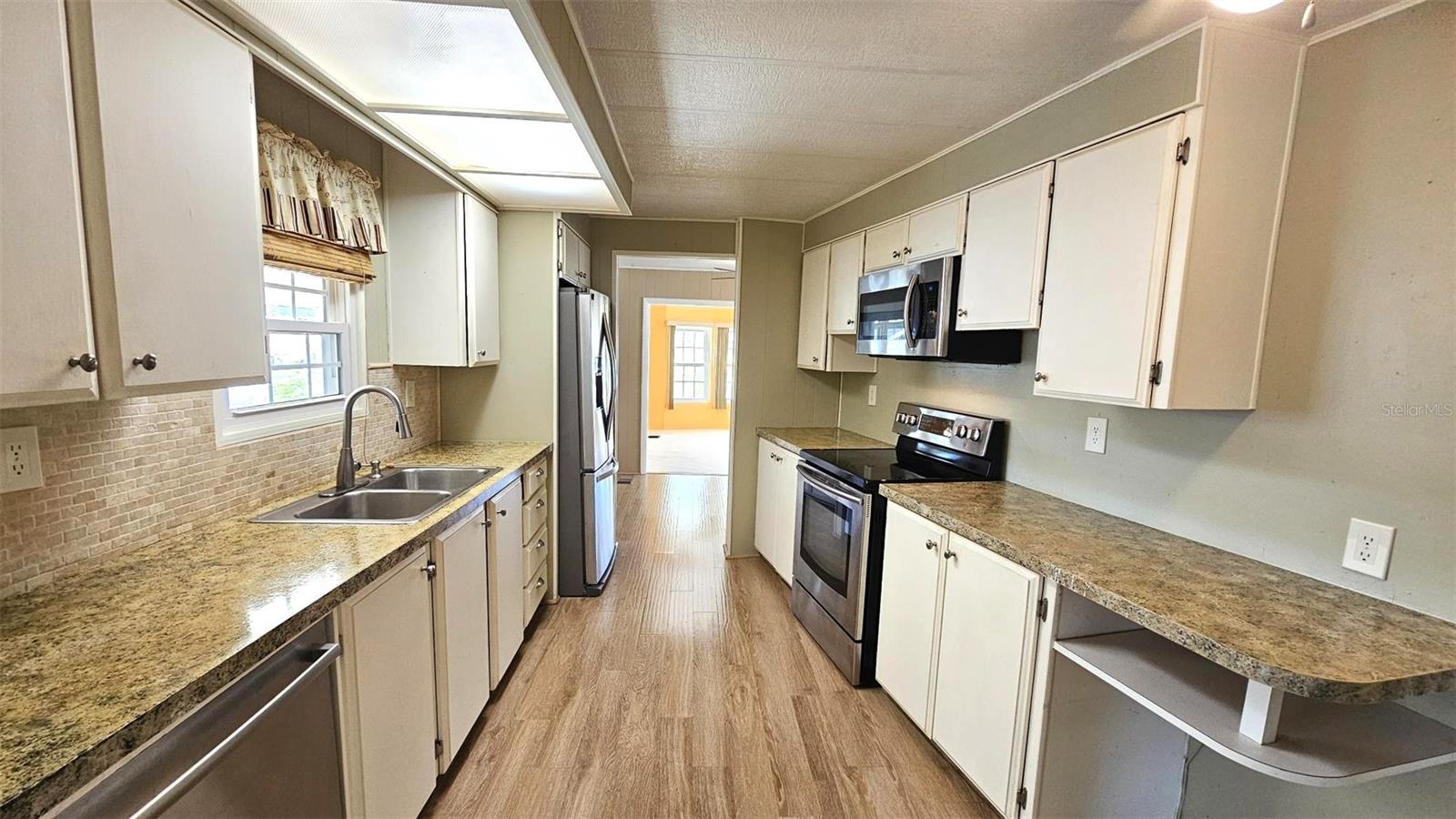 HOL MOB ESTATES 2ND ADD - Residential Lease