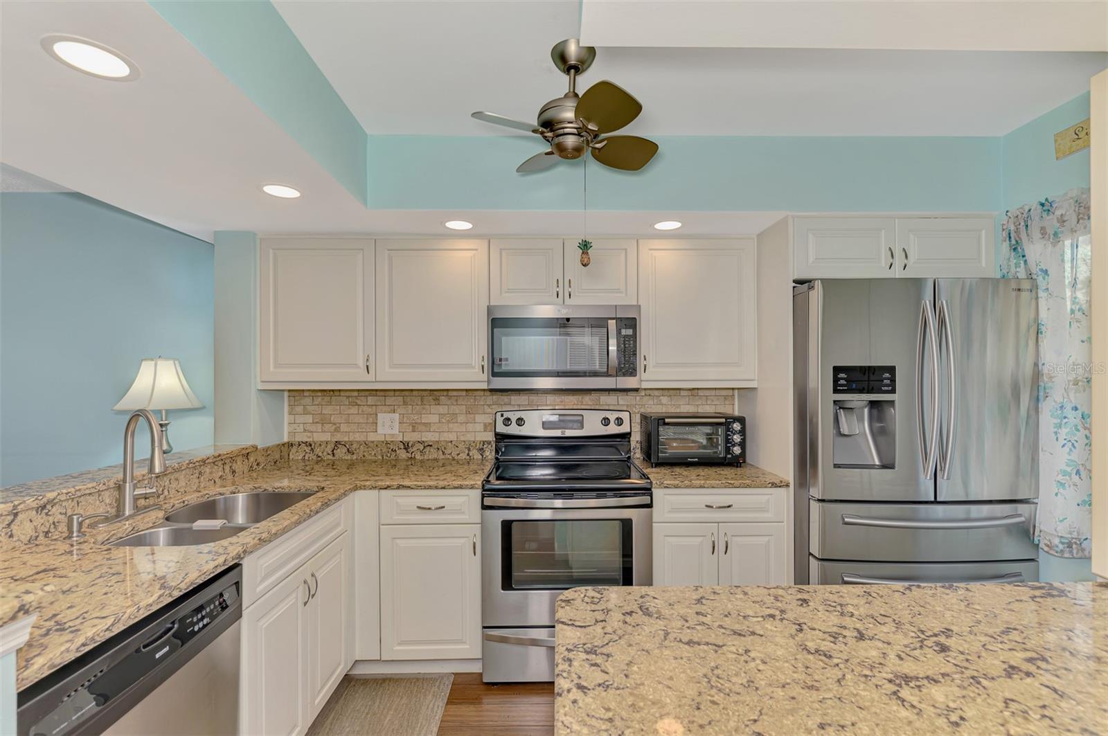 FARMINGTON VISTAS - Residential