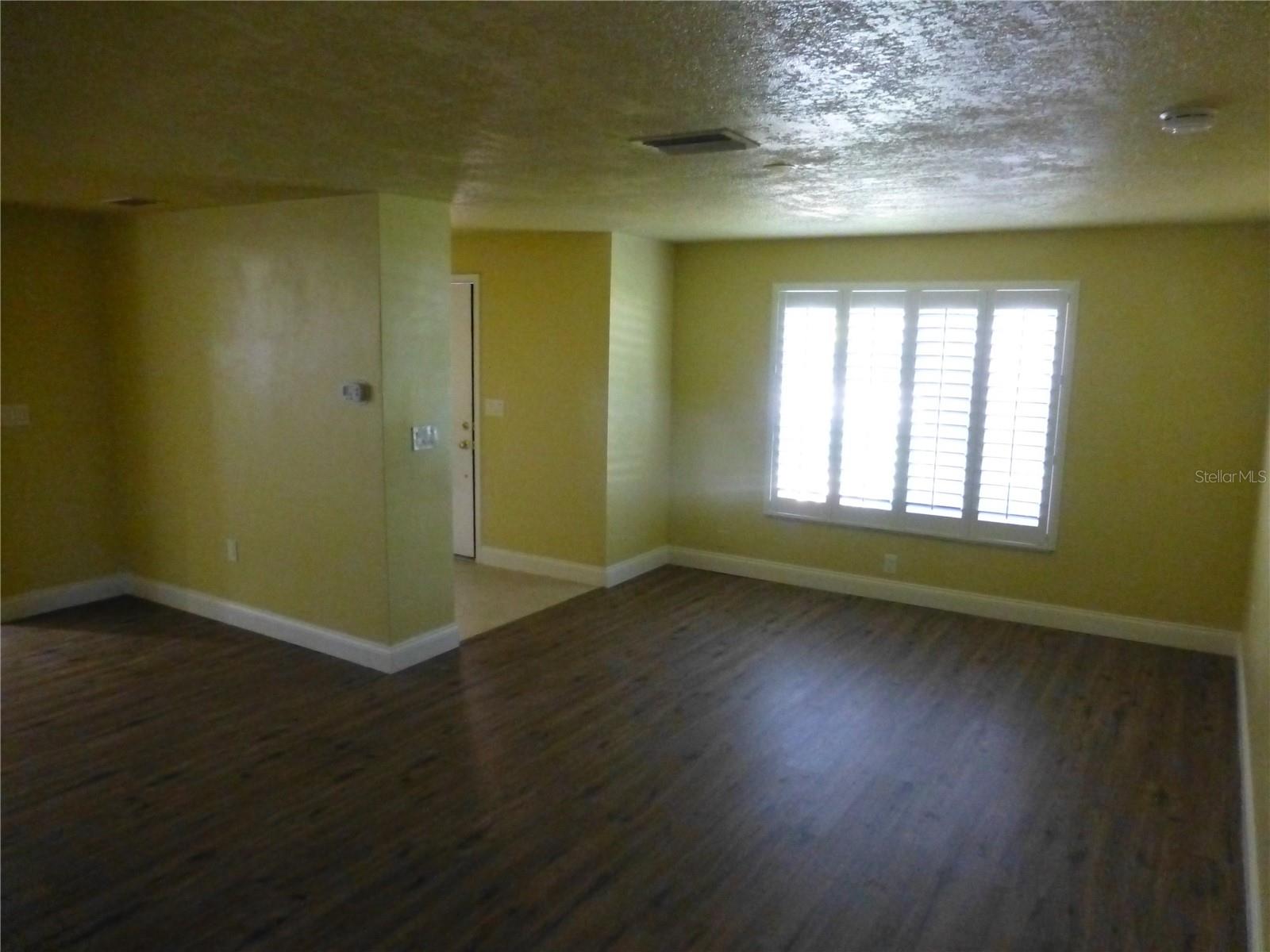 DUNEDIN MANOR SUB - Residential Lease