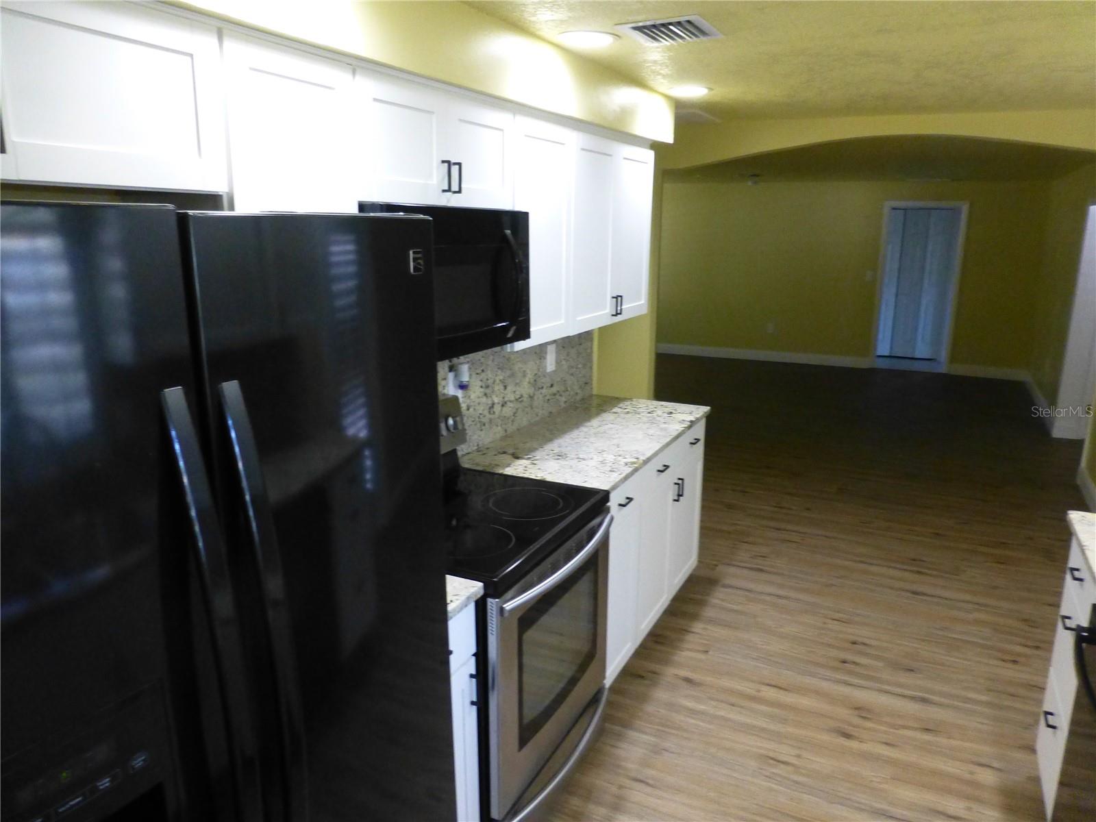 DUNEDIN MANOR SUB - Residential Lease