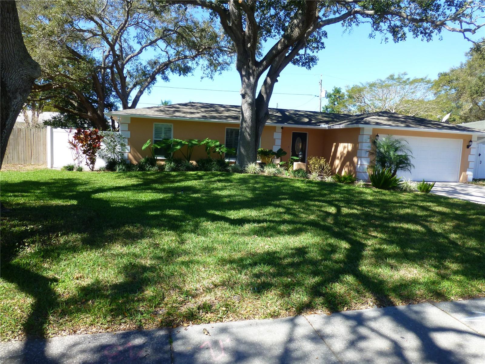 DUNEDIN MANOR SUB - Residential Lease