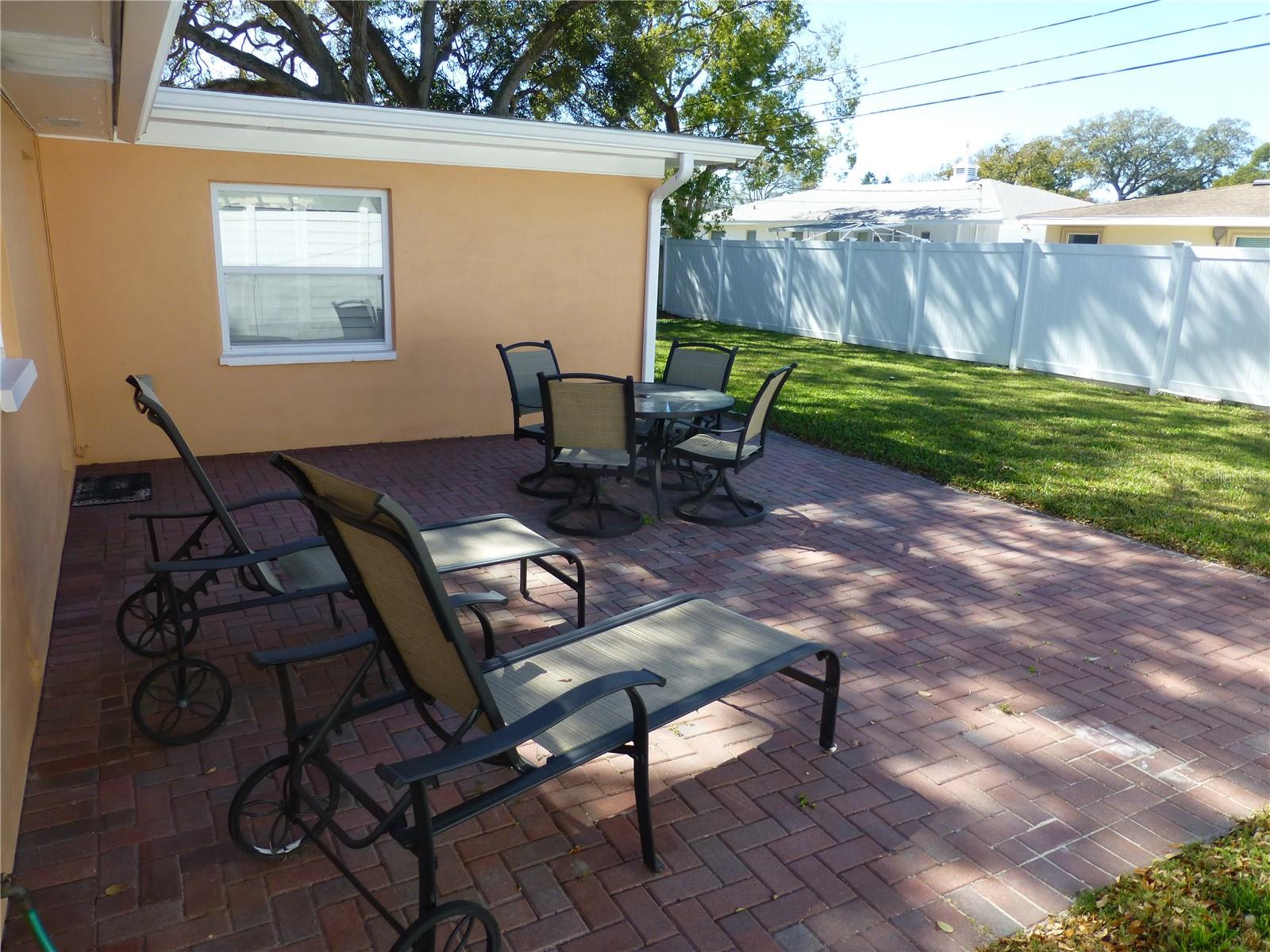 DUNEDIN MANOR SUB - Residential Lease