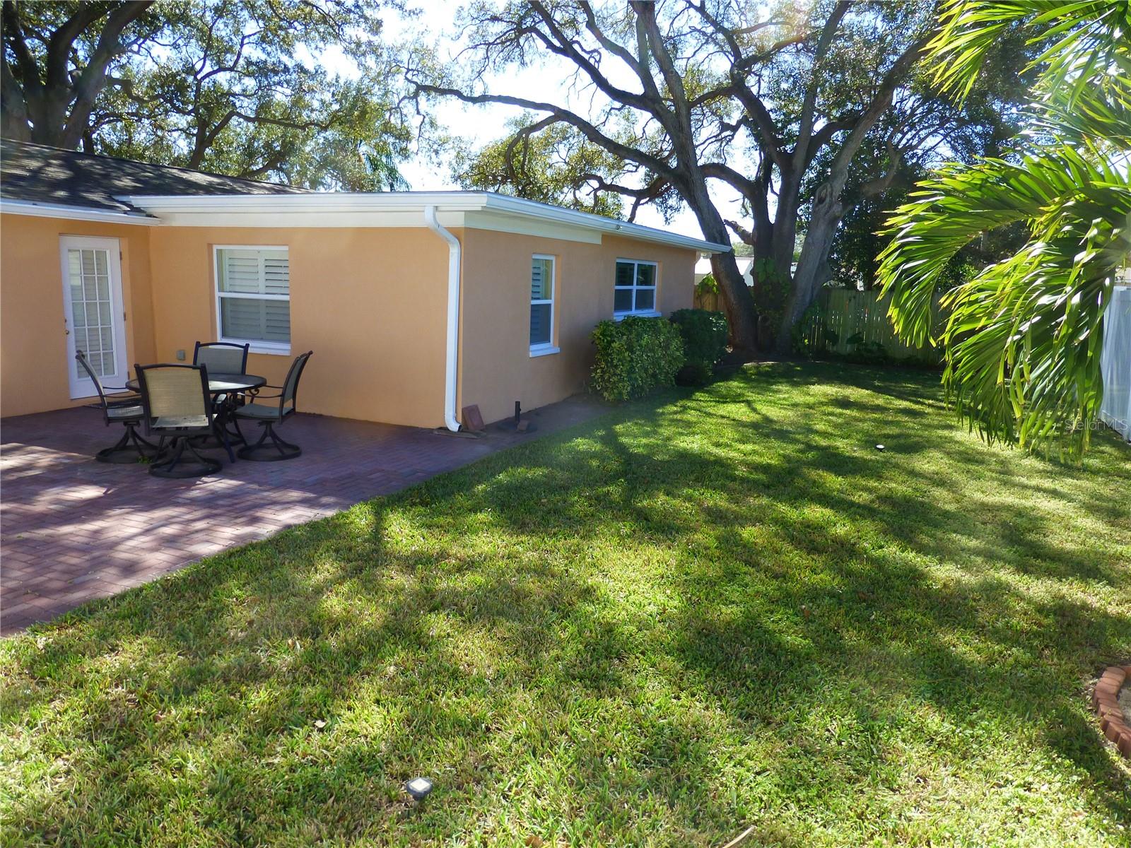 DUNEDIN MANOR SUB - Residential Lease