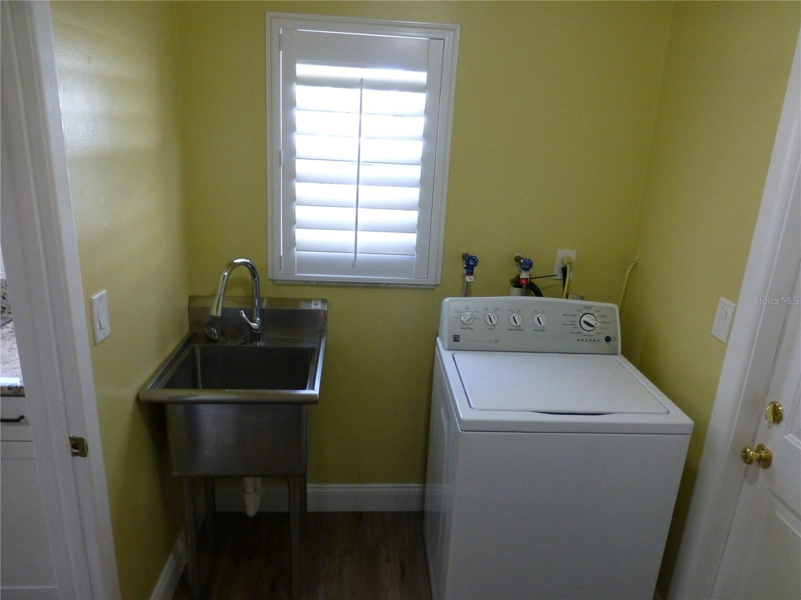 DUNEDIN MANOR SUB - Residential Lease