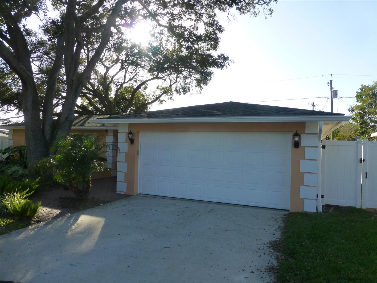 DUNEDIN MANOR SUB - Residential Lease