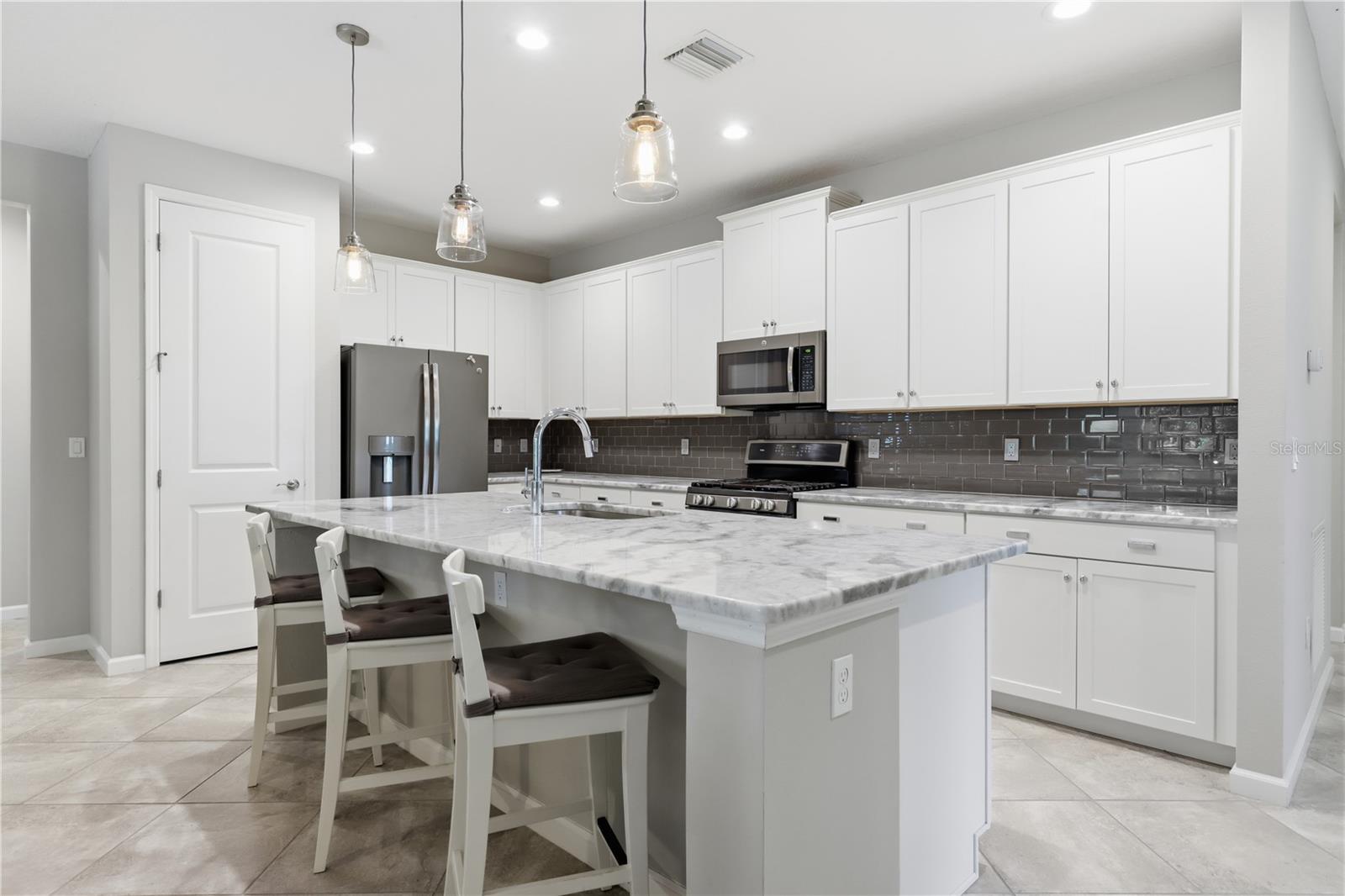 VICTORIA HILLS - Residential