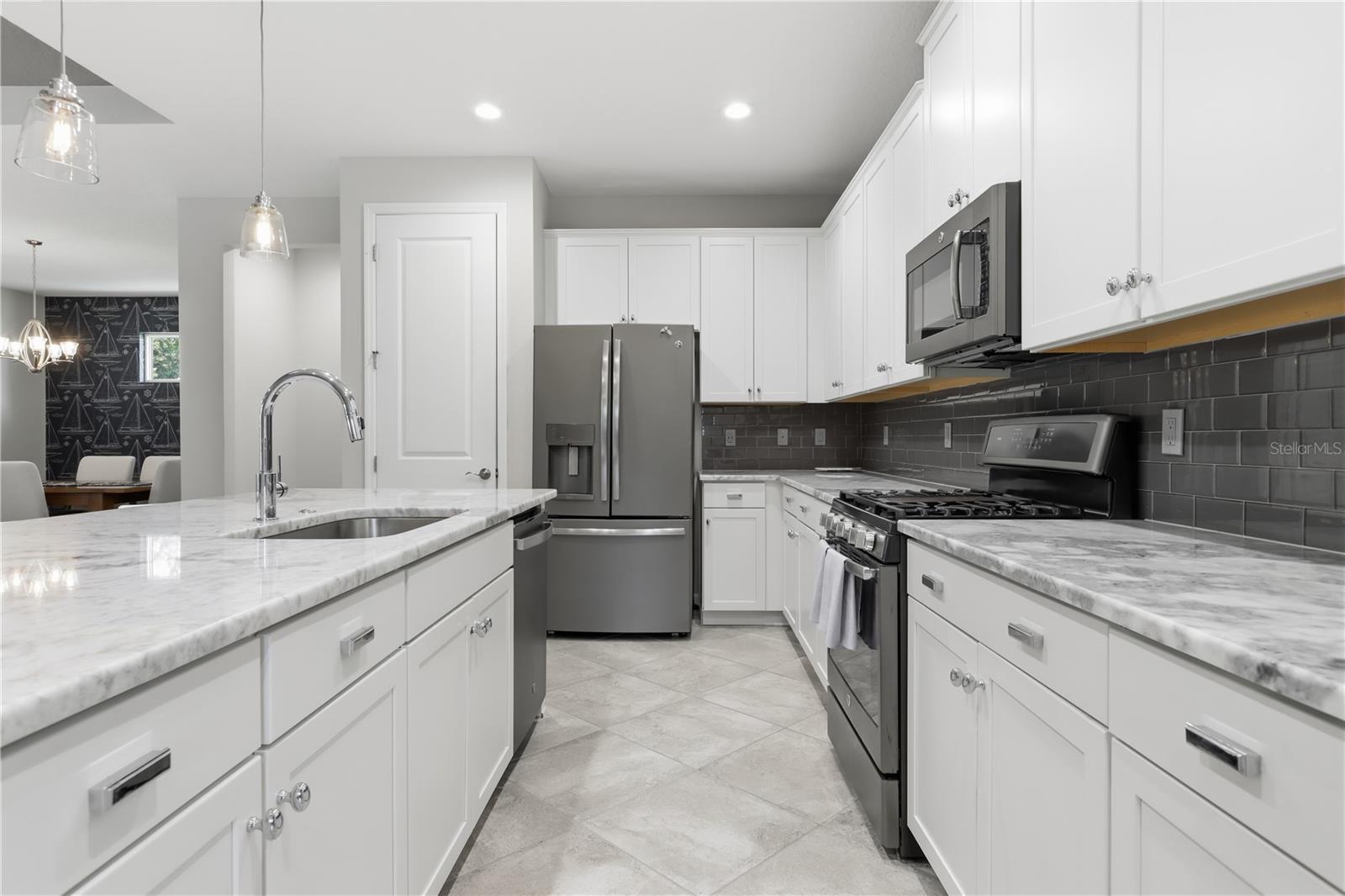 VICTORIA HILLS - Residential