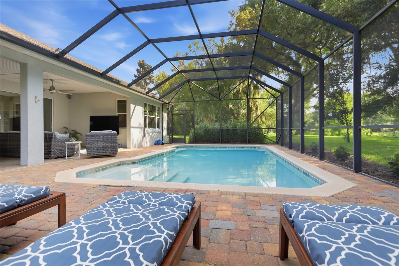 VICTORIA HILLS - Residential