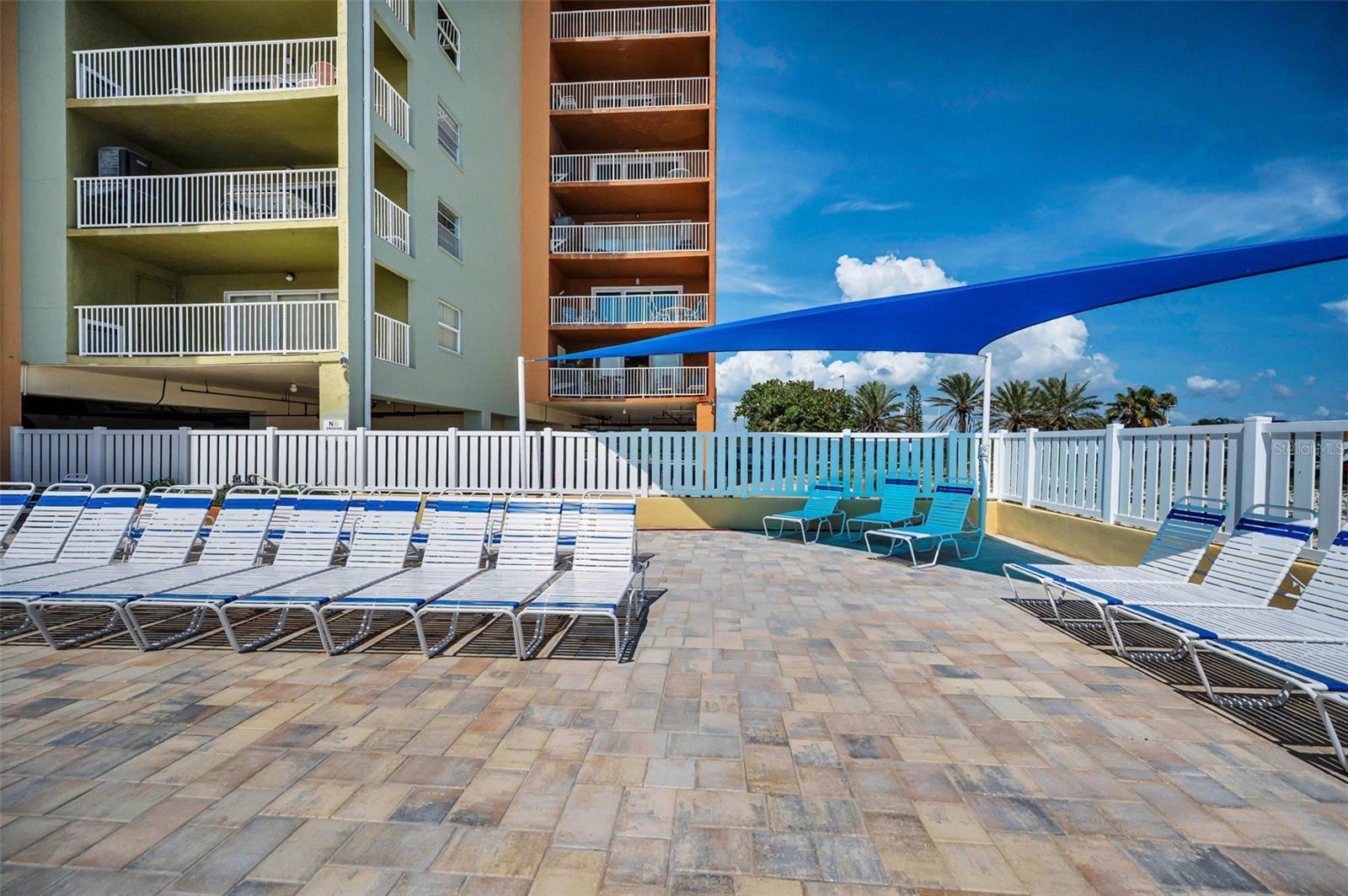 HOLIDAY VILLAS 3 - Residential