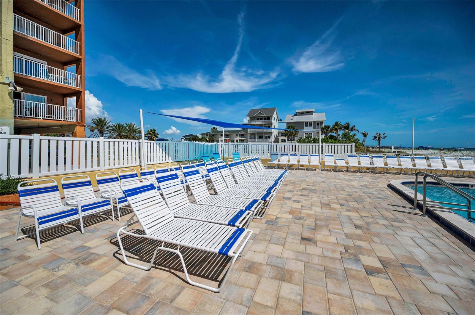 HOLIDAY VILLAS 3 - Residential