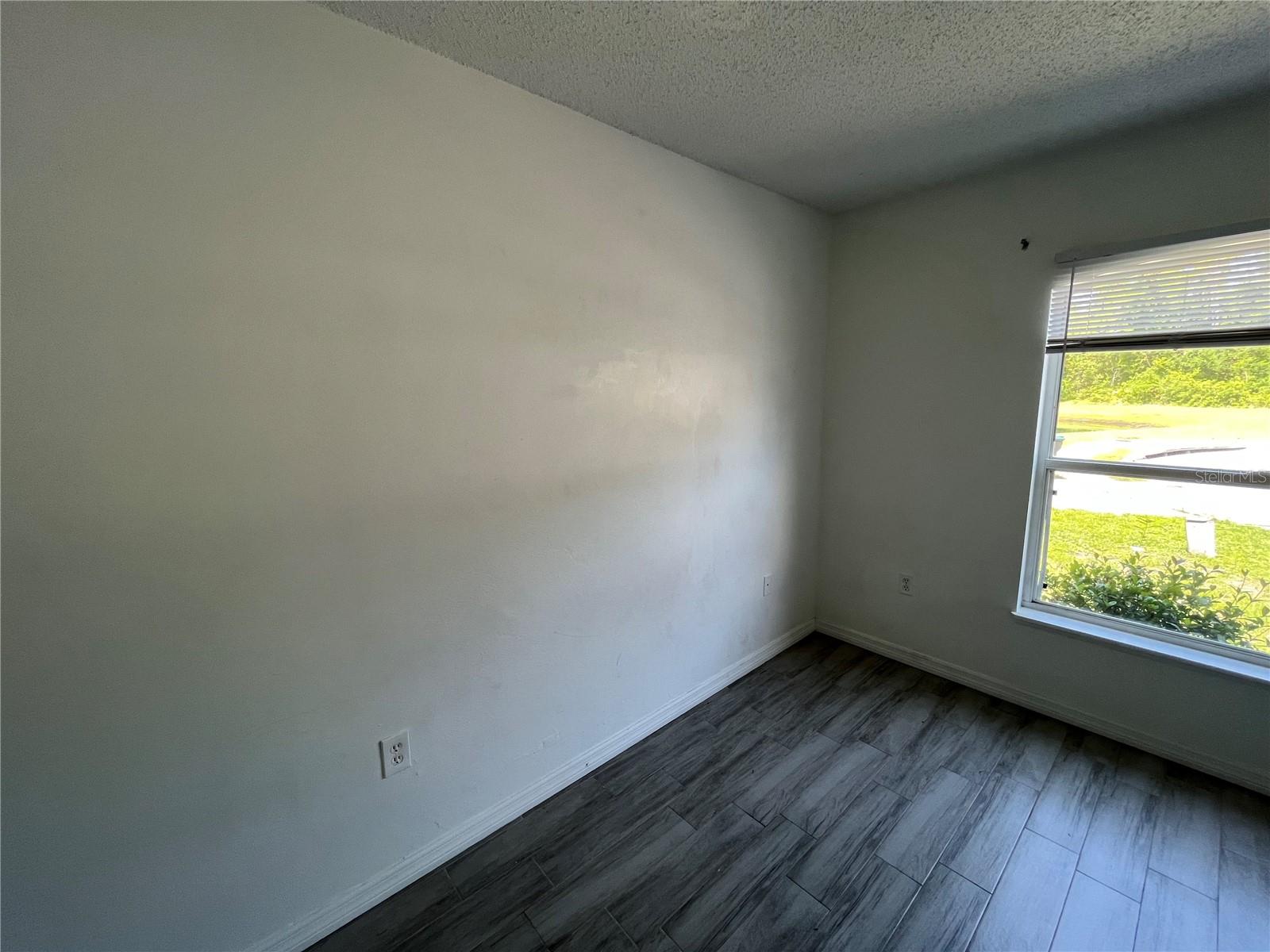 DEAN WOODS RESERVE - Residential Lease