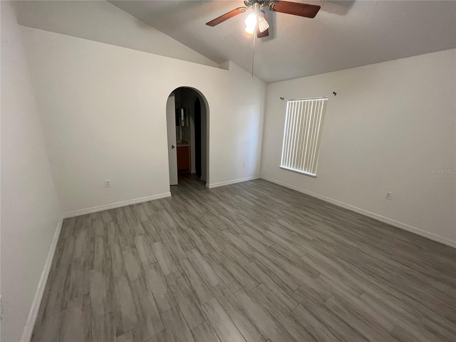 DEAN WOODS RESERVE - Residential Lease
