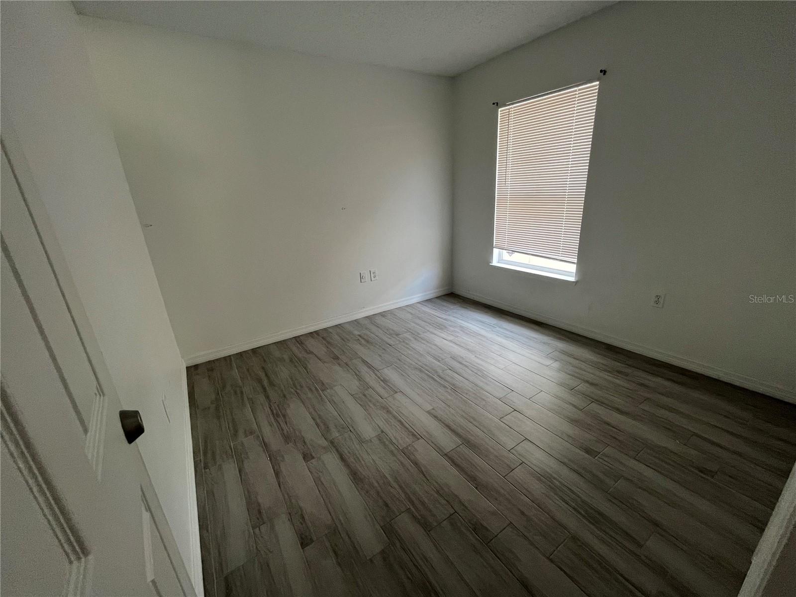 DEAN WOODS RESERVE - Residential Lease