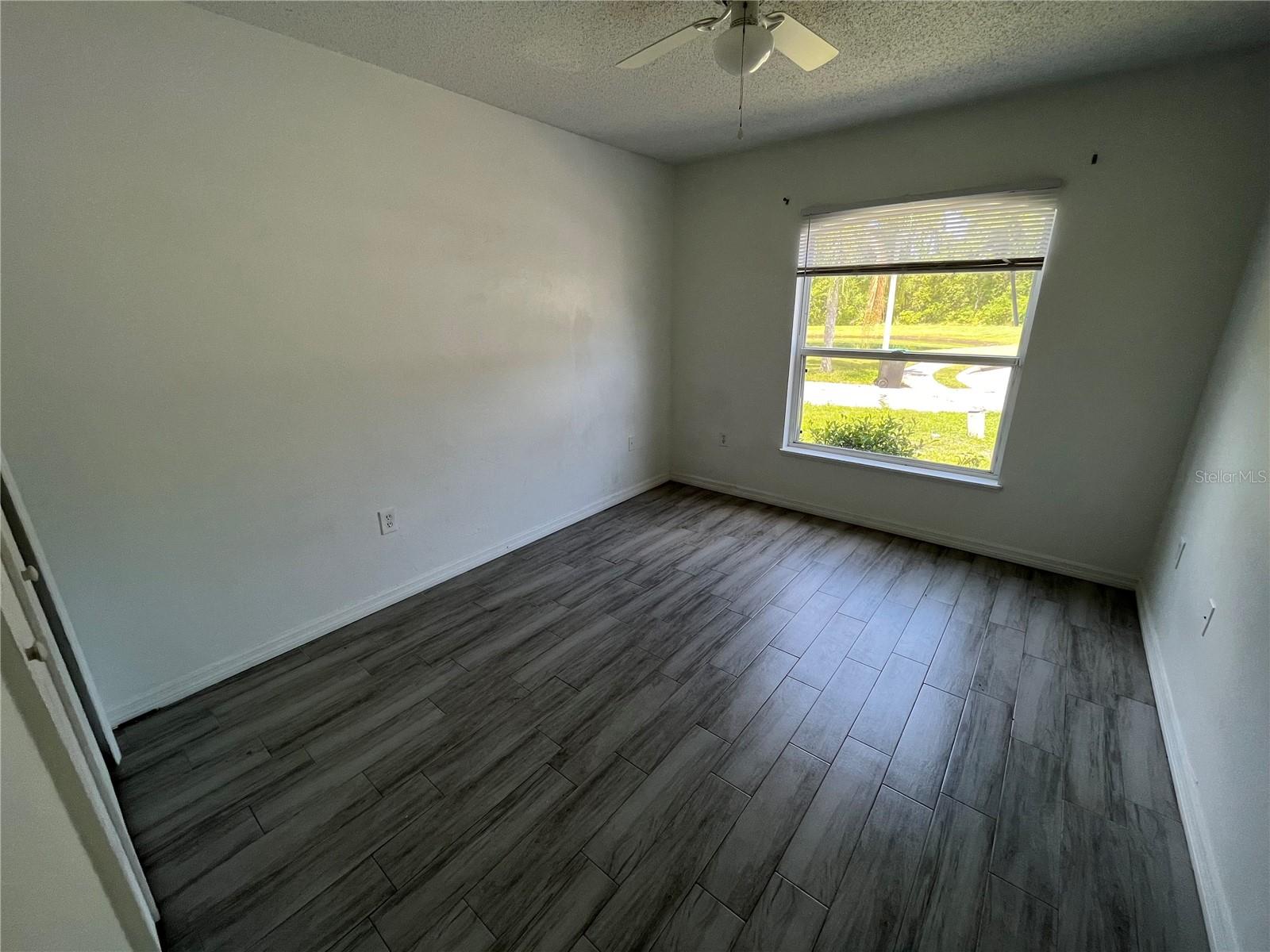 DEAN WOODS RESERVE - Residential Lease