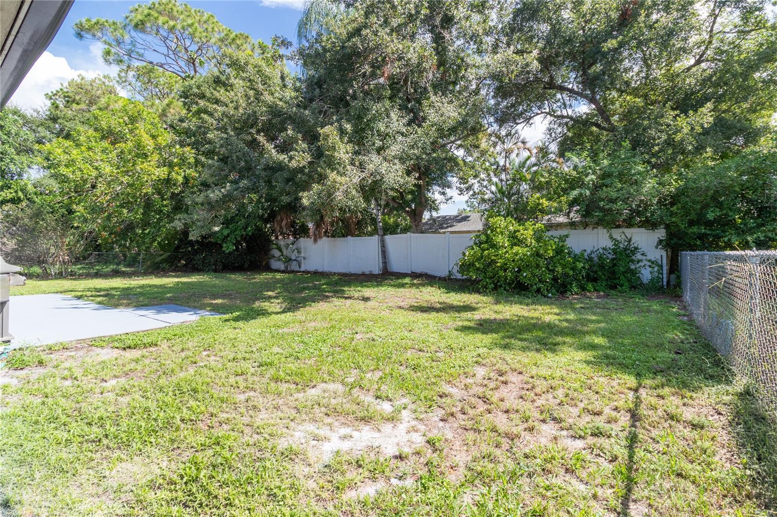 LAKE SARASOTA - Residential