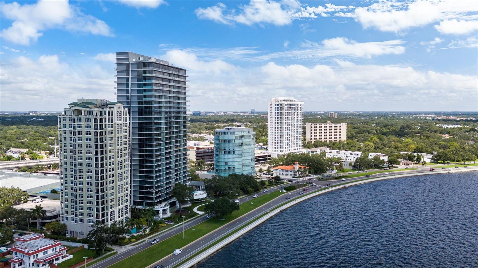 RITZ CARLTON RESIDENCES 2002 - Residential
