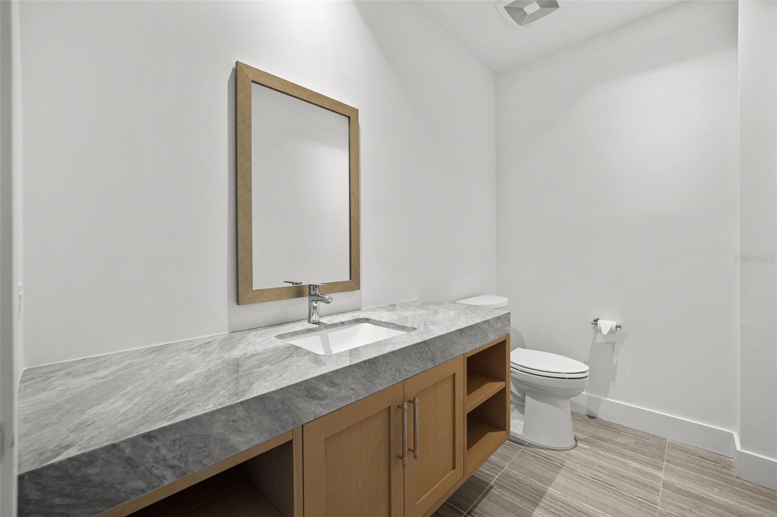 RITZ CARLTON RESIDENCES 2002 - Residential