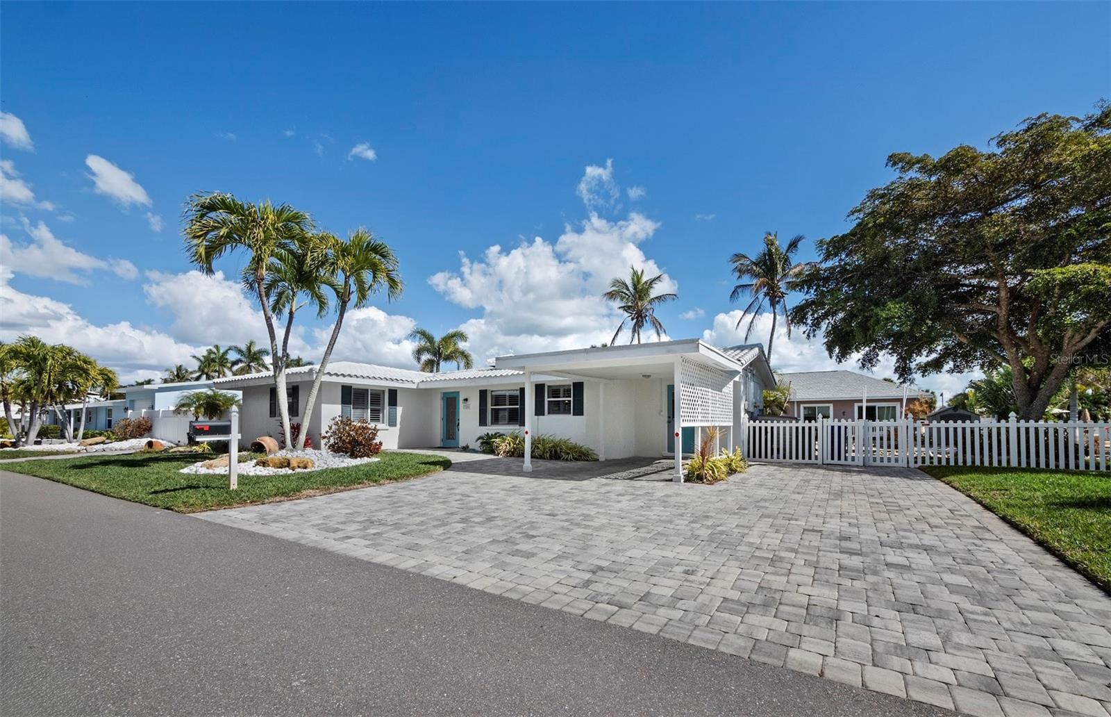 LONGBOAT KEY - Residential