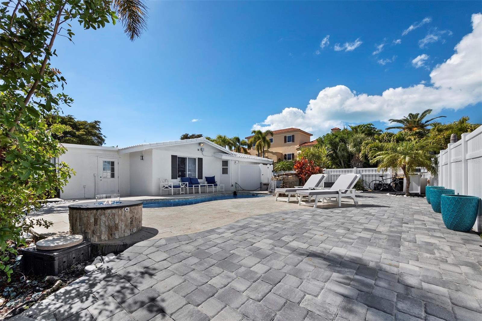 LONGBOAT KEY - Residential