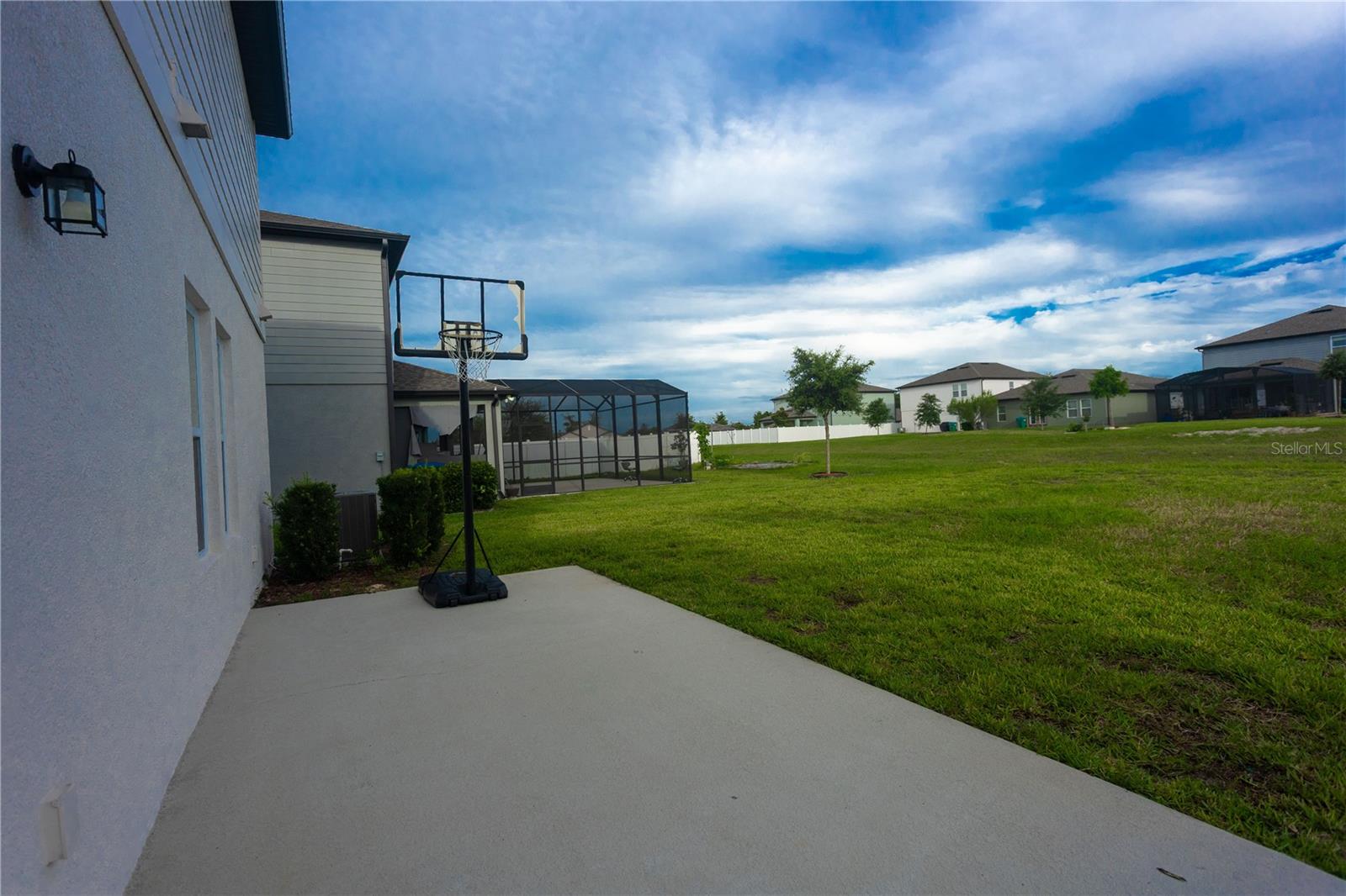 HAMPTON OAKS - Residential