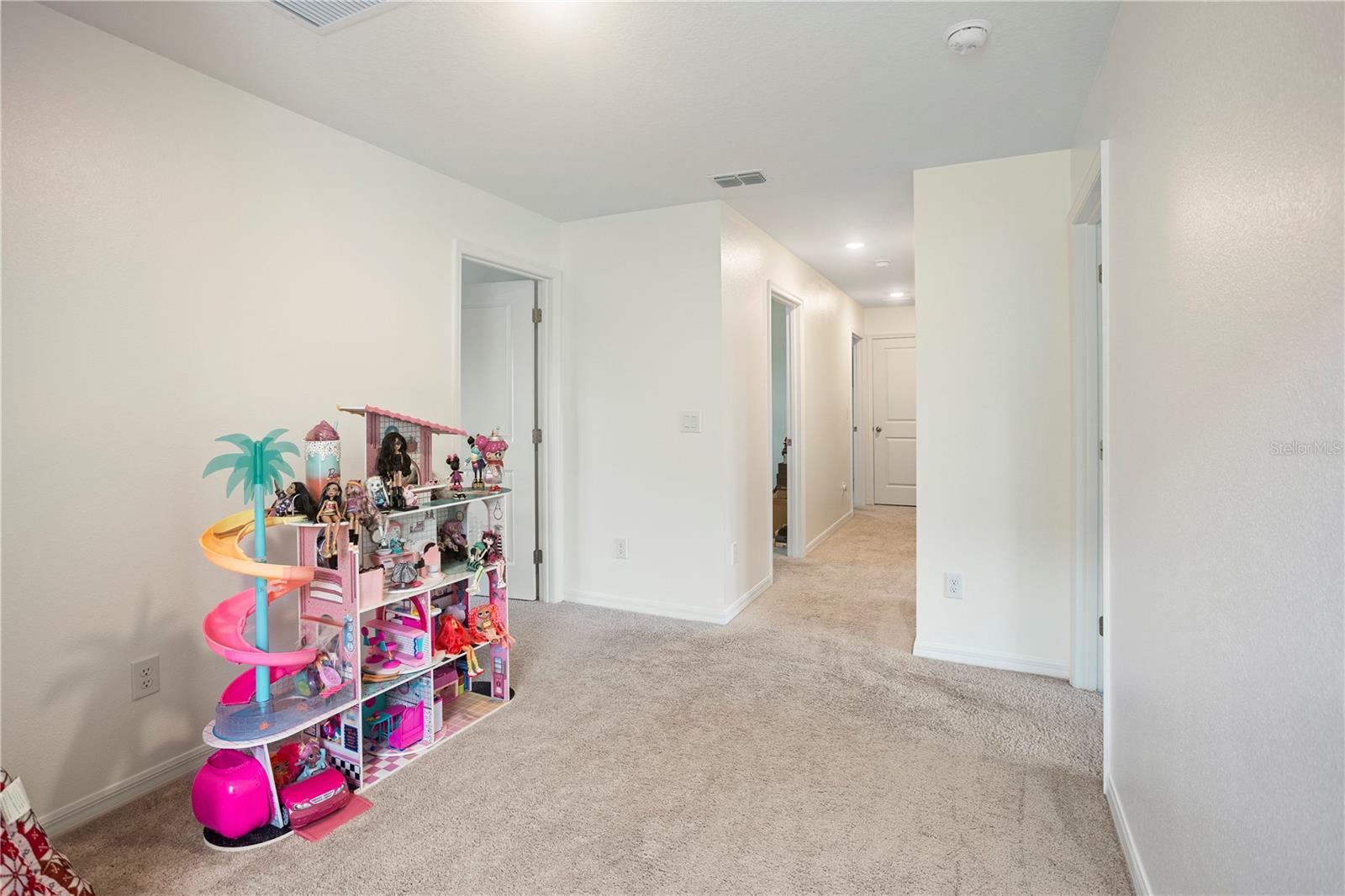 HAMPTON OAKS - Residential
