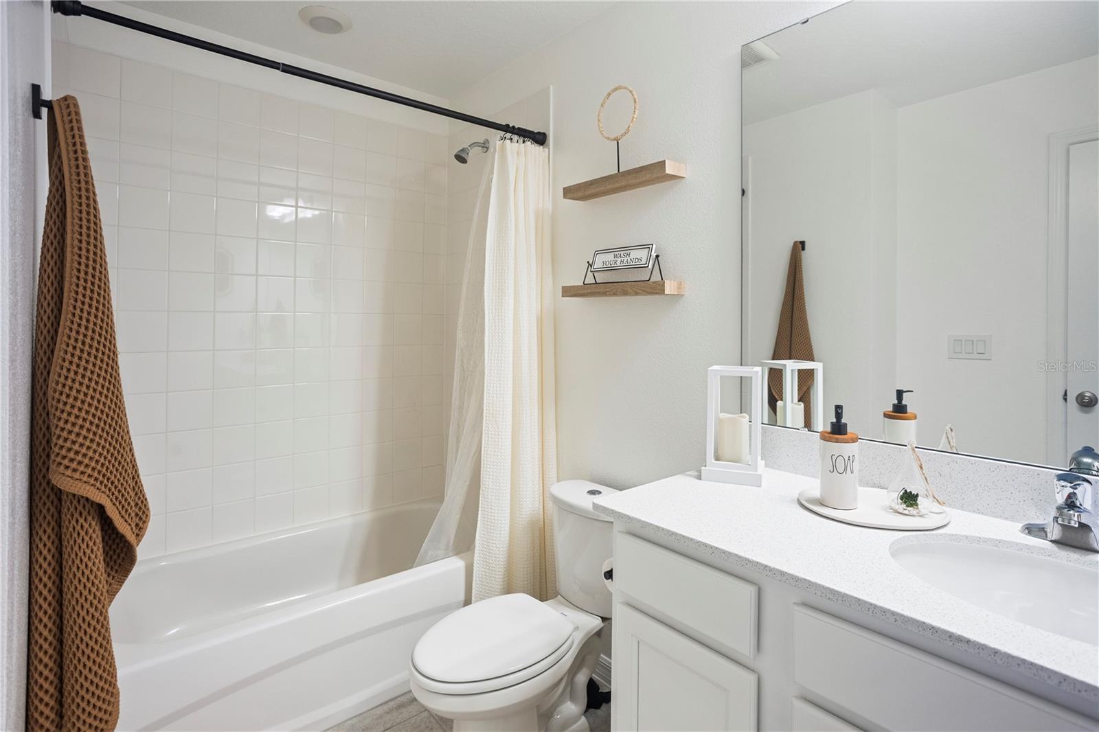 HAMPTON OAKS - Residential