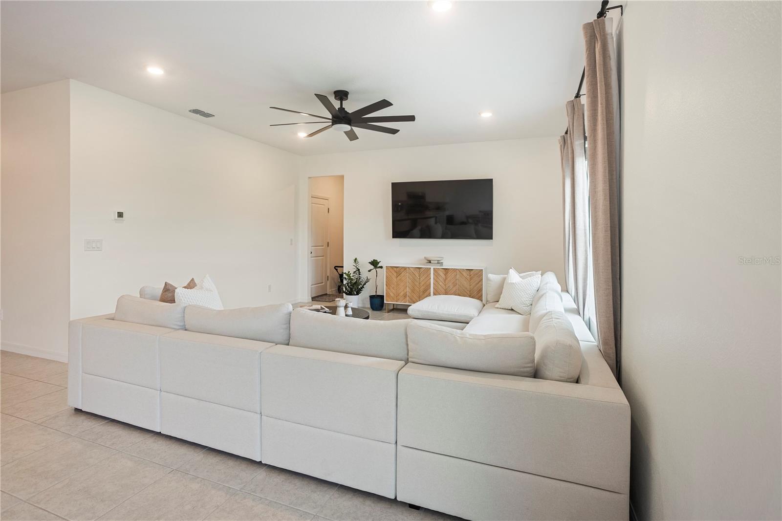 HAMPTON OAKS - Residential