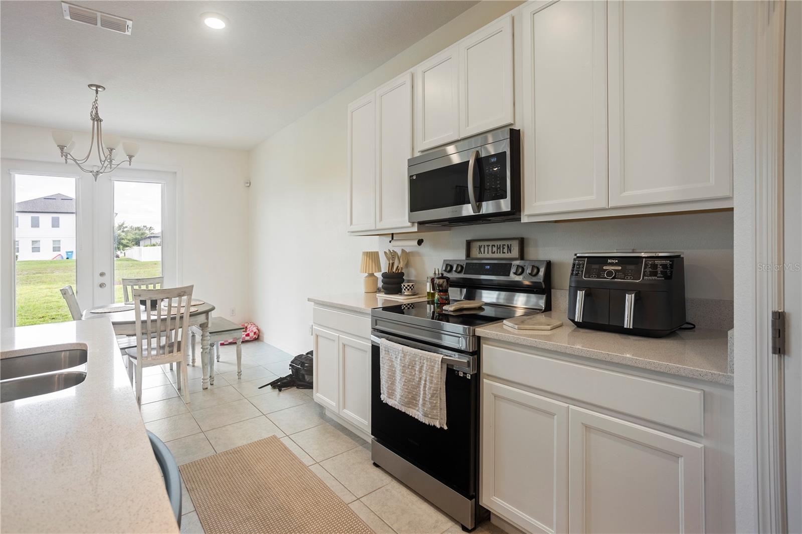 HAMPTON OAKS - Residential