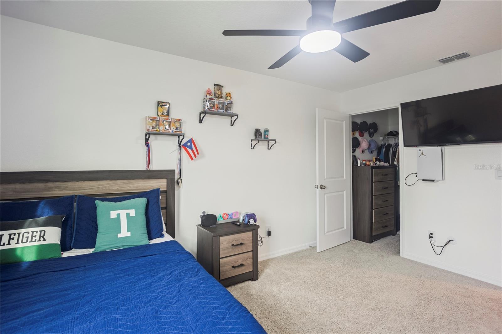 HAMPTON OAKS - Residential