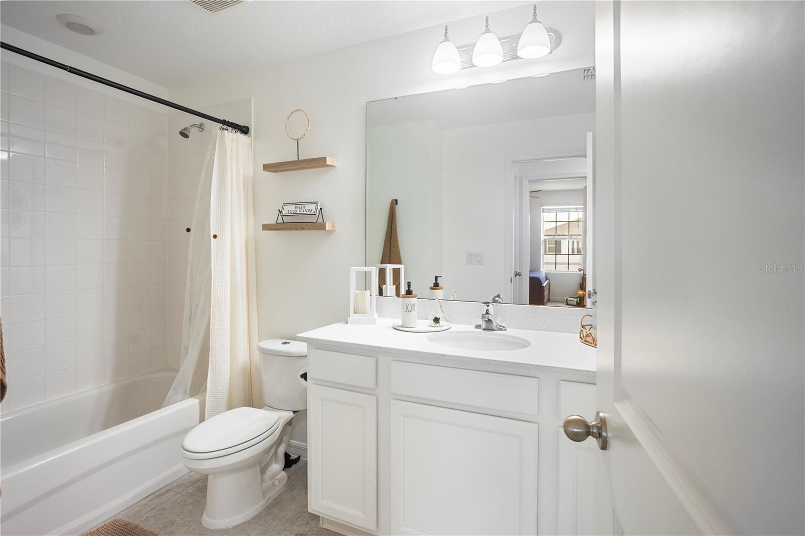HAMPTON OAKS - Residential