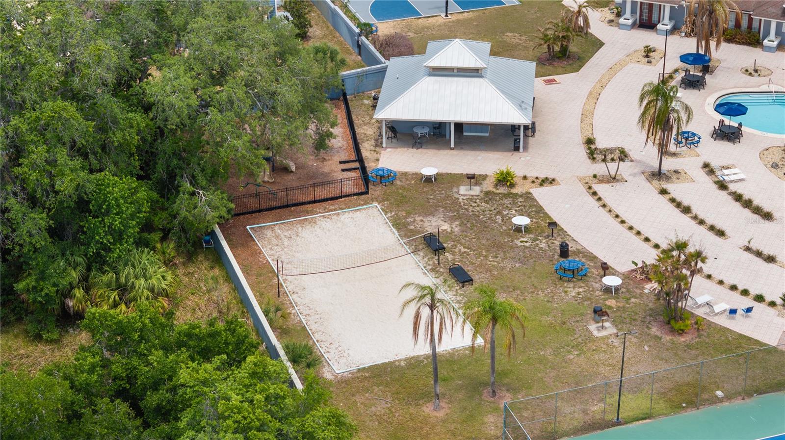 ISLAND CLUB WEST - Residential
