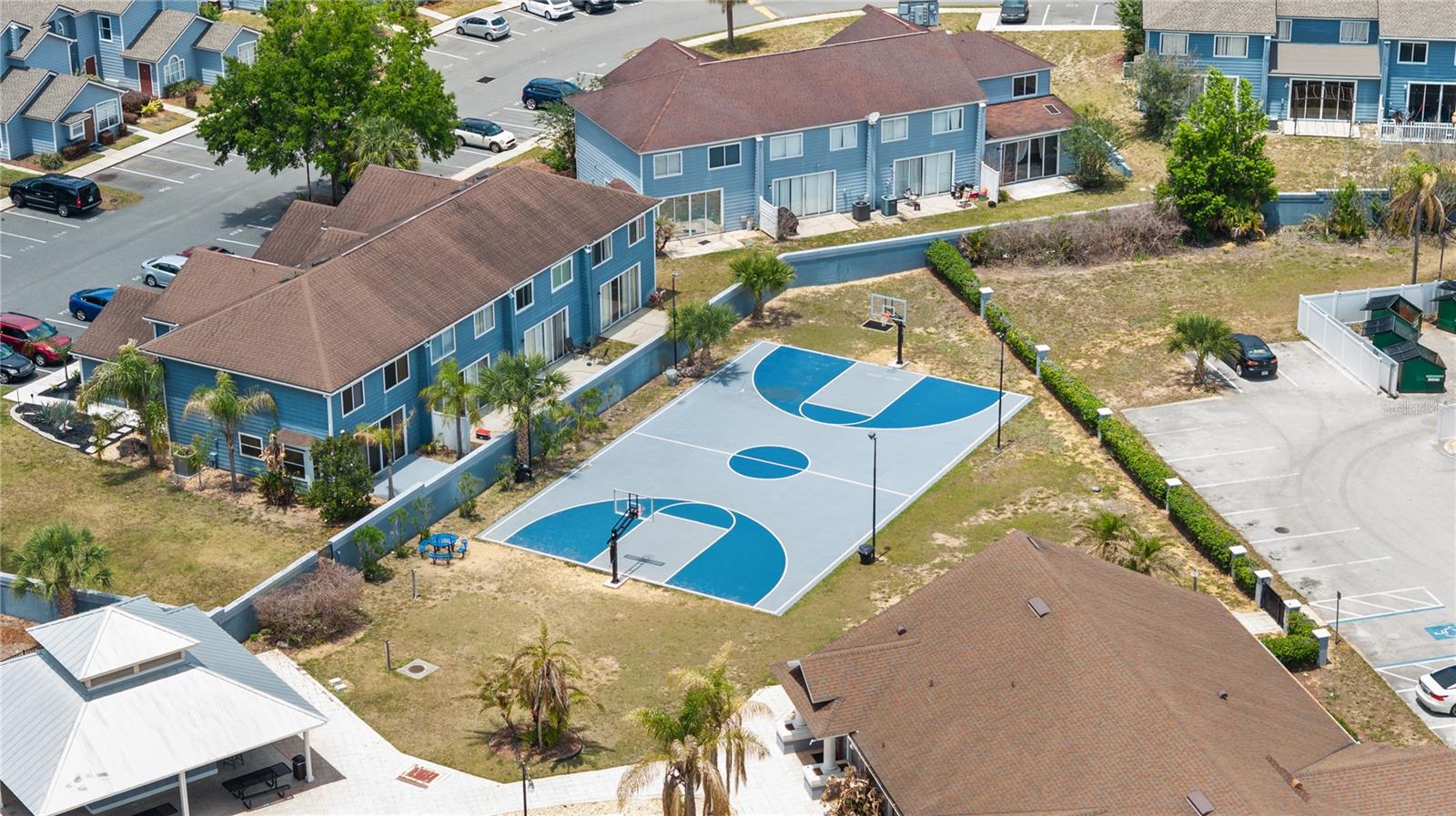 ISLAND CLUB WEST - Residential