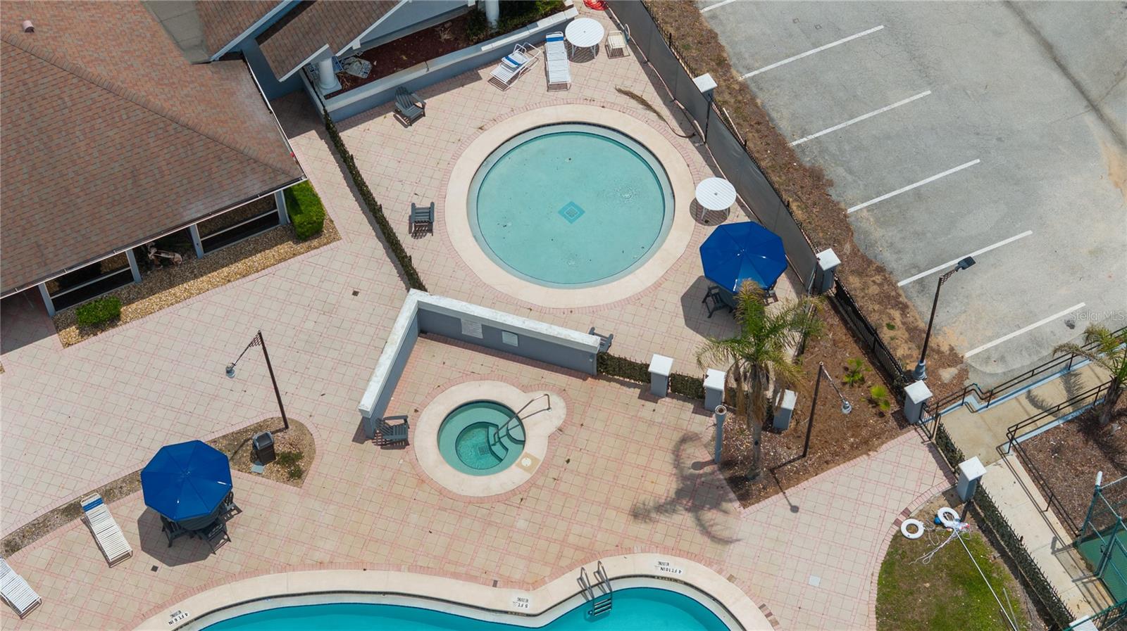 ISLAND CLUB WEST - Residential