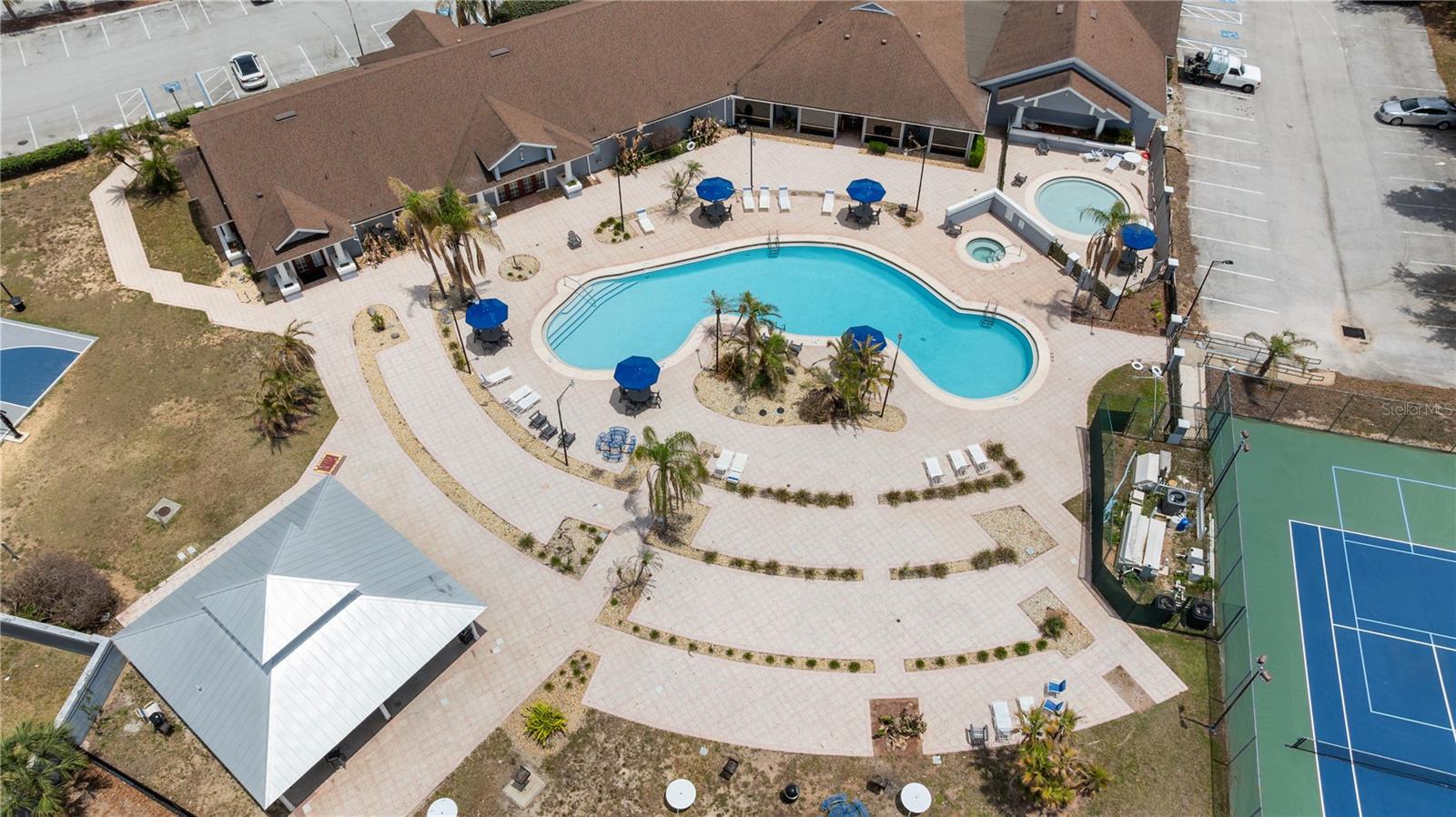 ISLAND CLUB WEST - Residential