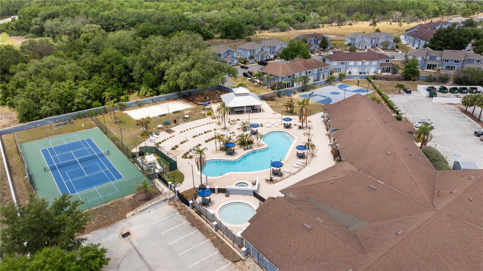 ISLAND CLUB WEST - Residential