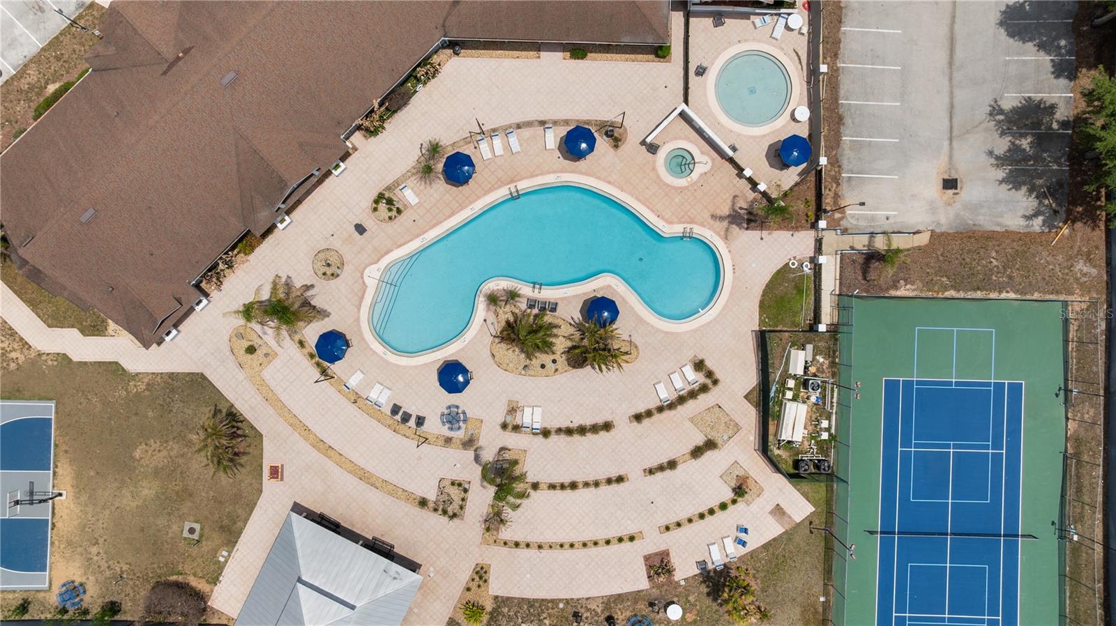 ISLAND CLUB WEST - Residential