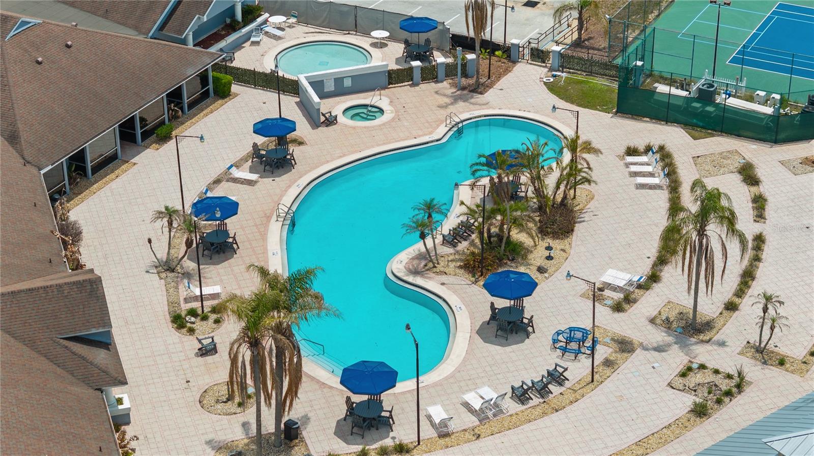 ISLAND CLUB WEST - Residential