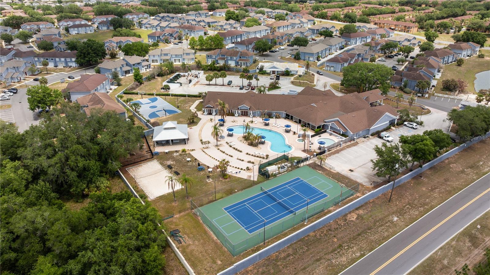 ISLAND CLUB WEST - Residential