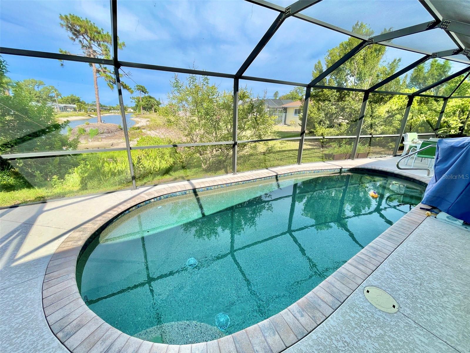 HOURGLASS LAKE ESTATES - Residential