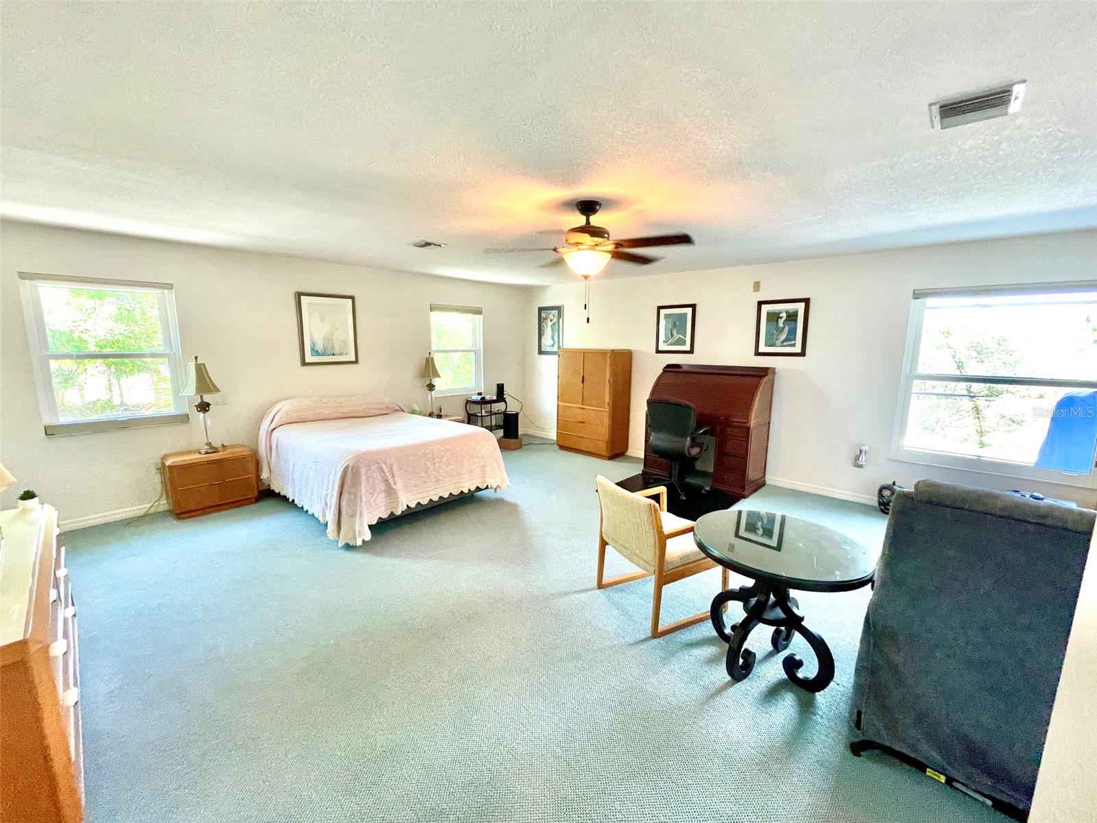 HOURGLASS LAKE ESTATES - Residential