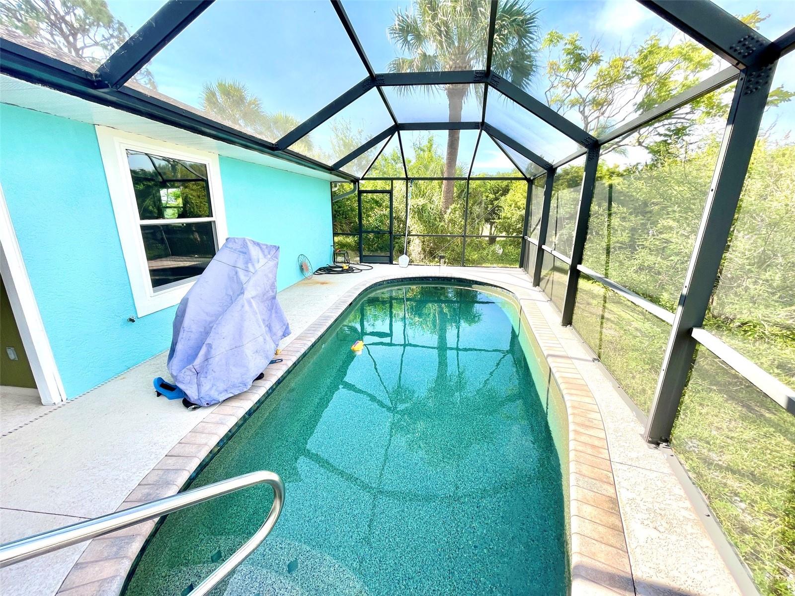 HOURGLASS LAKE ESTATES - Residential