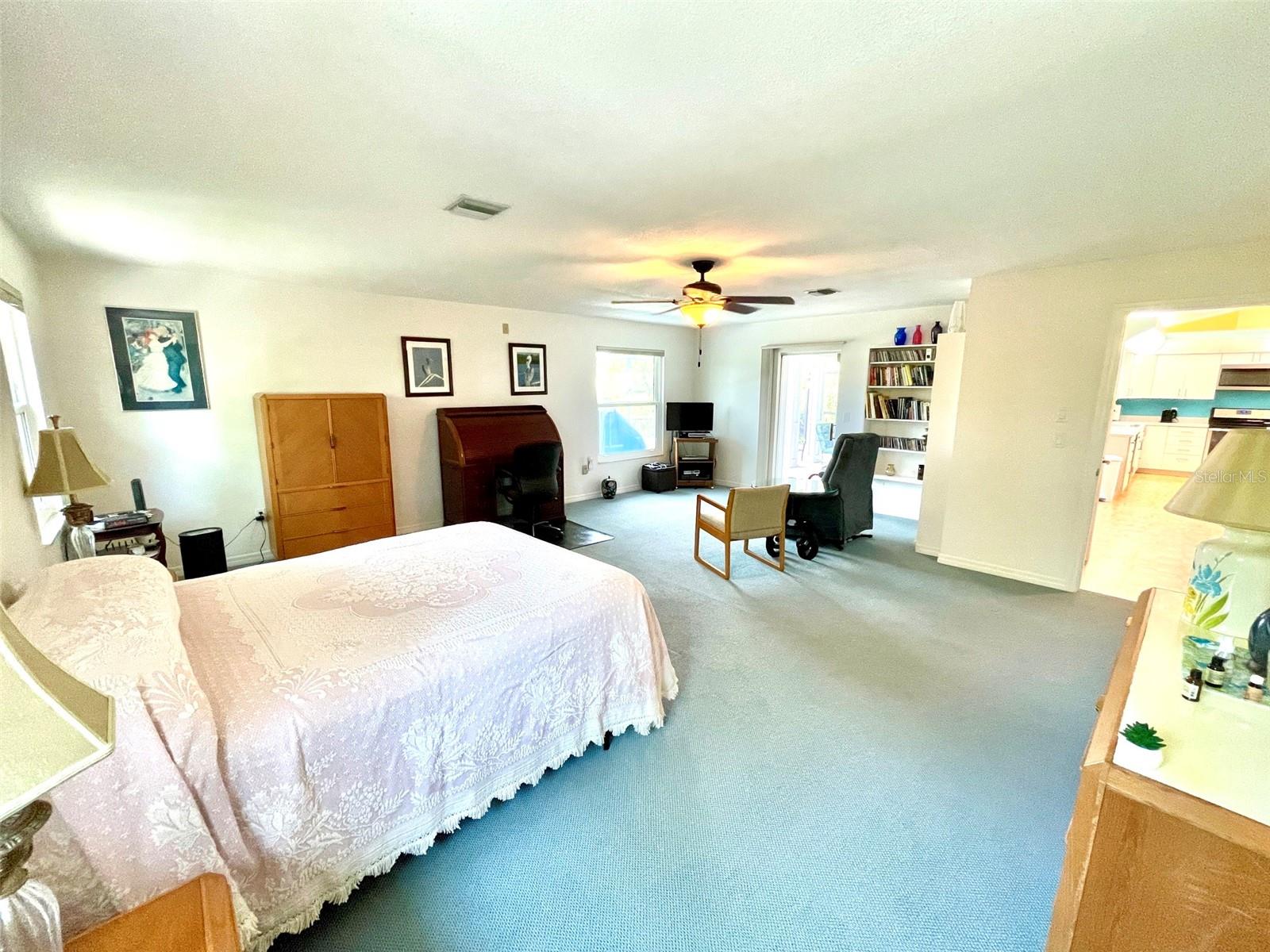 HOURGLASS LAKE ESTATES - Residential