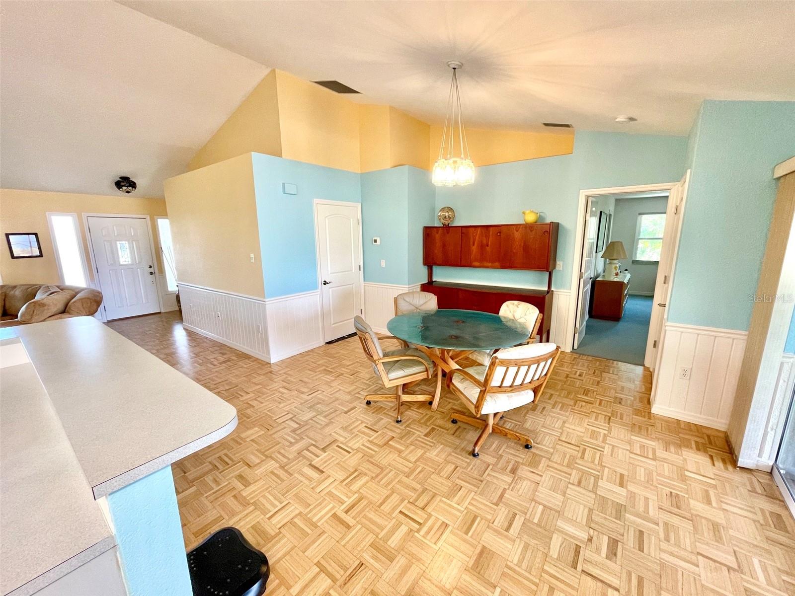HOURGLASS LAKE ESTATES - Residential