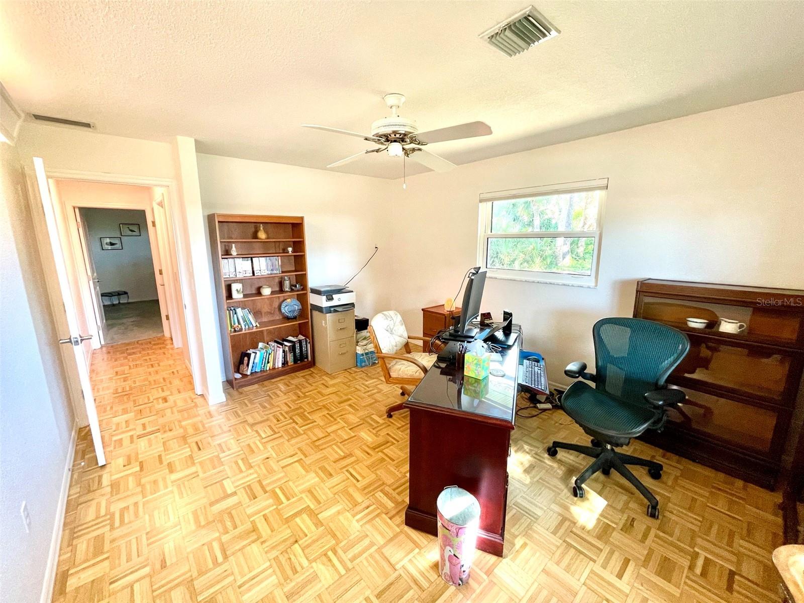 HOURGLASS LAKE ESTATES - Residential