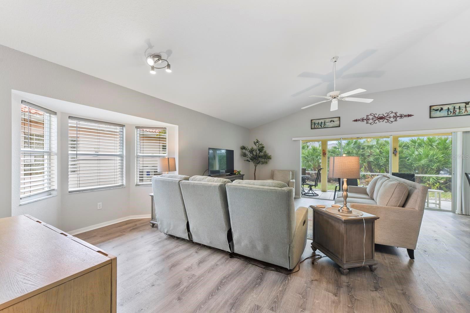 MARINERS PASS CONDO - Residential