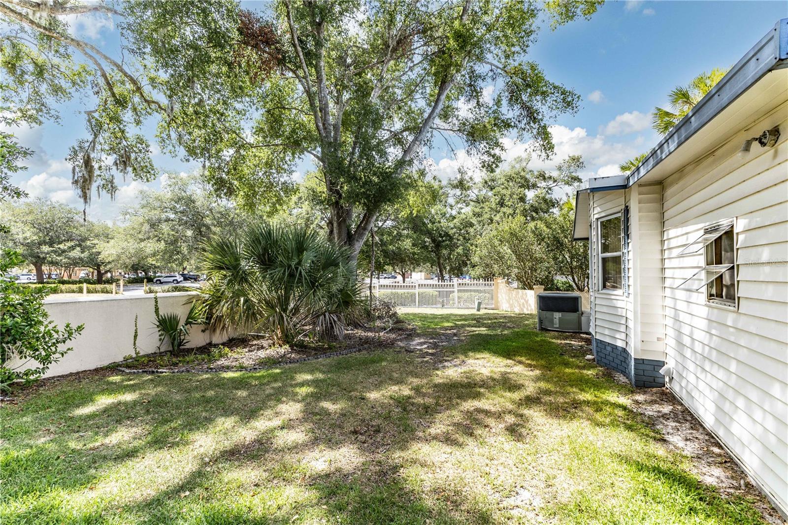 LADY LAKE ORANGE BLOSSOM GARDENS UNIT 13 - Residential Lease