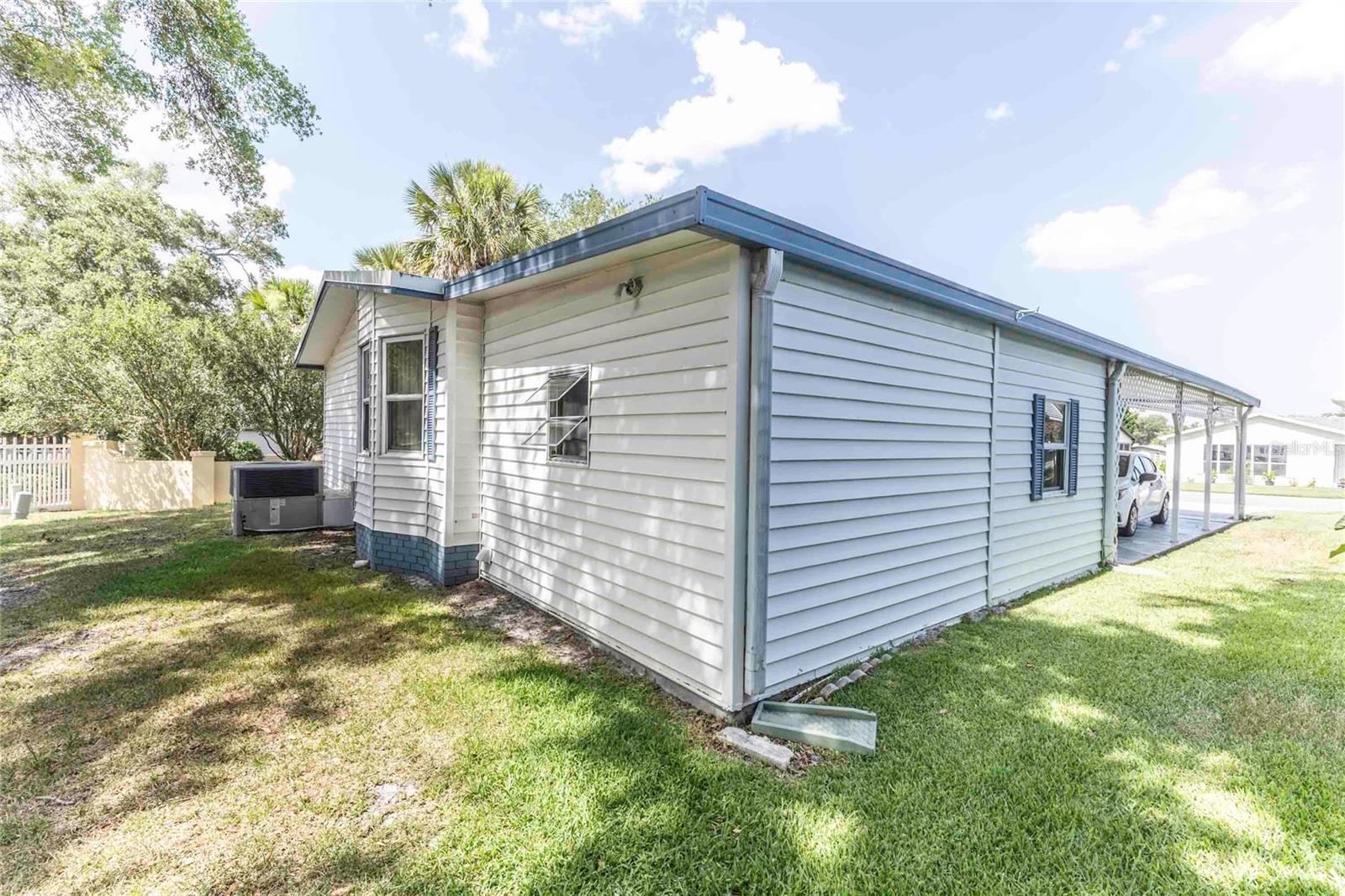LADY LAKE ORANGE BLOSSOM GARDENS UNIT 13 - Residential Lease