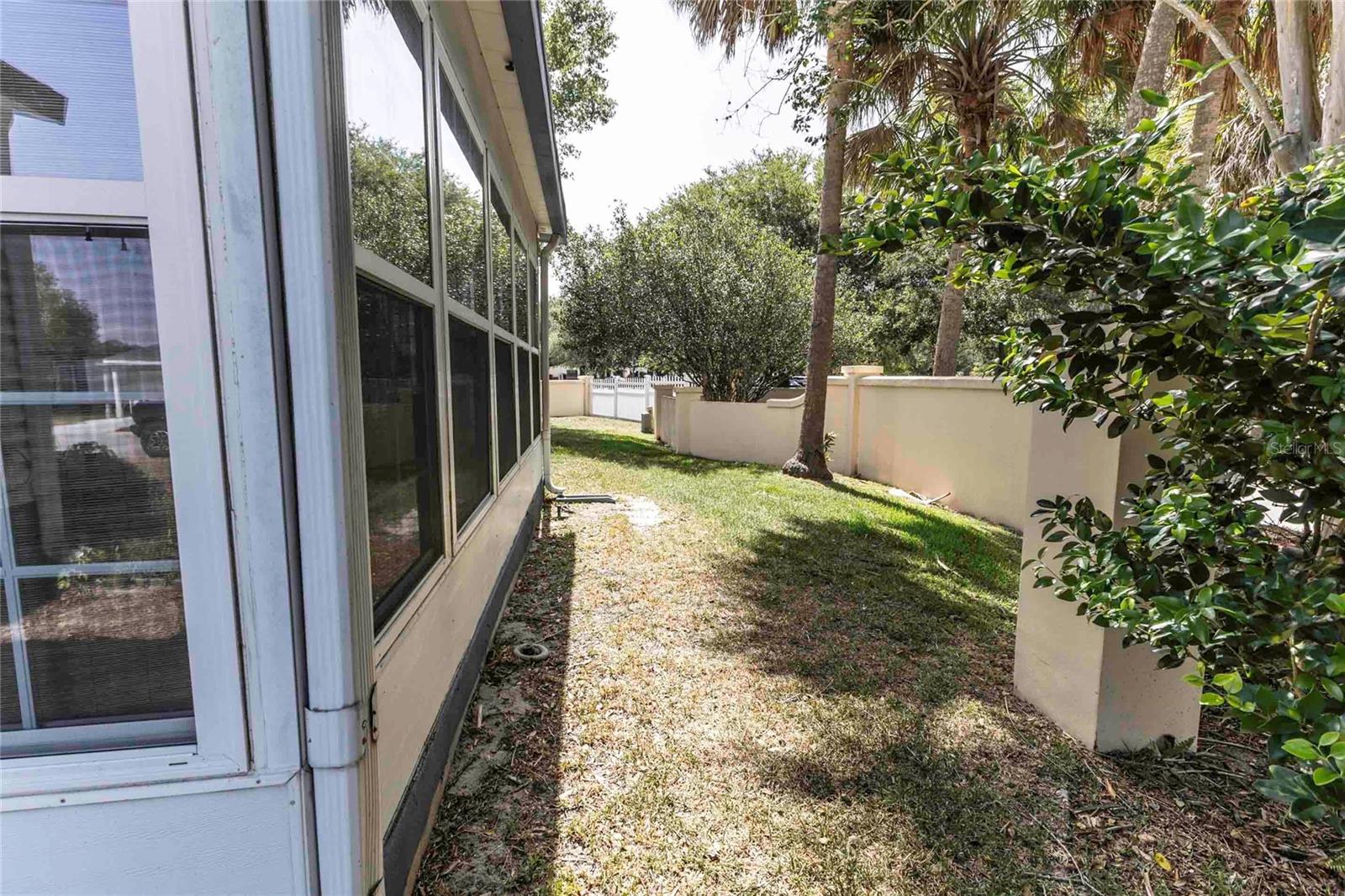 LADY LAKE ORANGE BLOSSOM GARDENS UNIT 13 - Residential Lease
