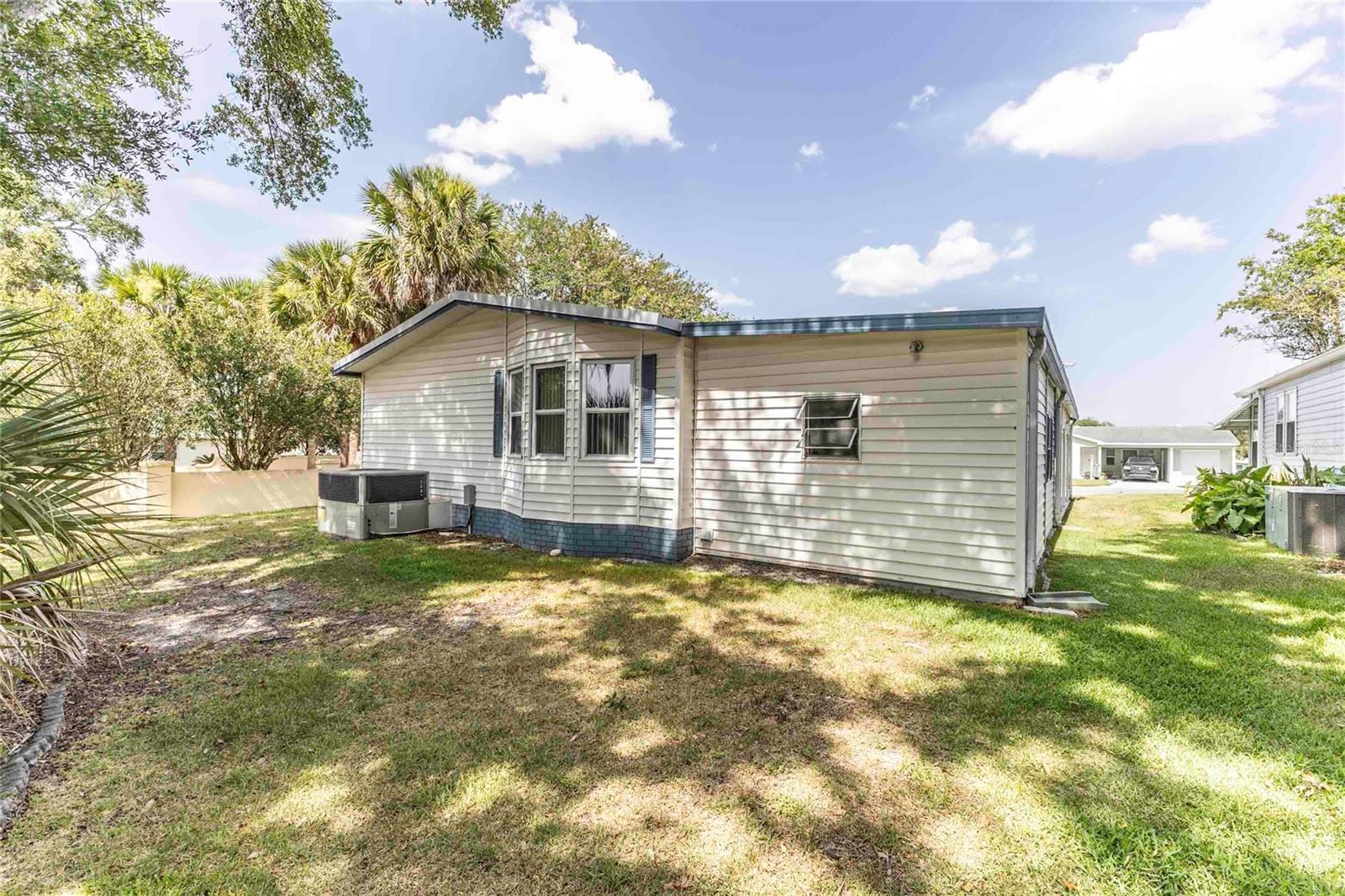 LADY LAKE ORANGE BLOSSOM GARDENS UNIT 13 - Residential Lease